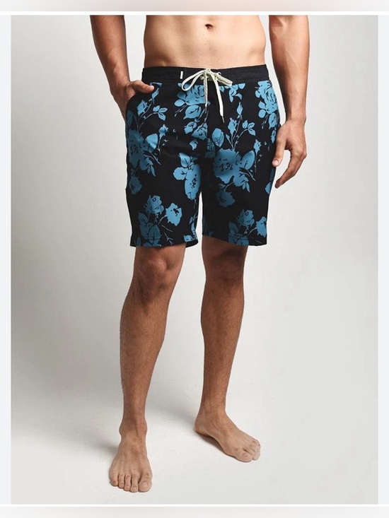 Vuori Other - Men’s Vuori equator board short Hawaiian floral print size 30
